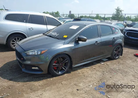 2018 Ford Focus St z USA, uszkodzony, nr VIN 1FADP3L9XJL247265